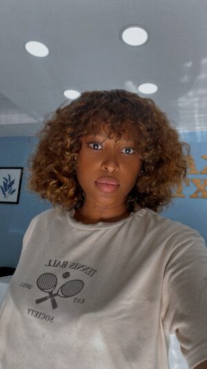 12” honey blonde fringe wig